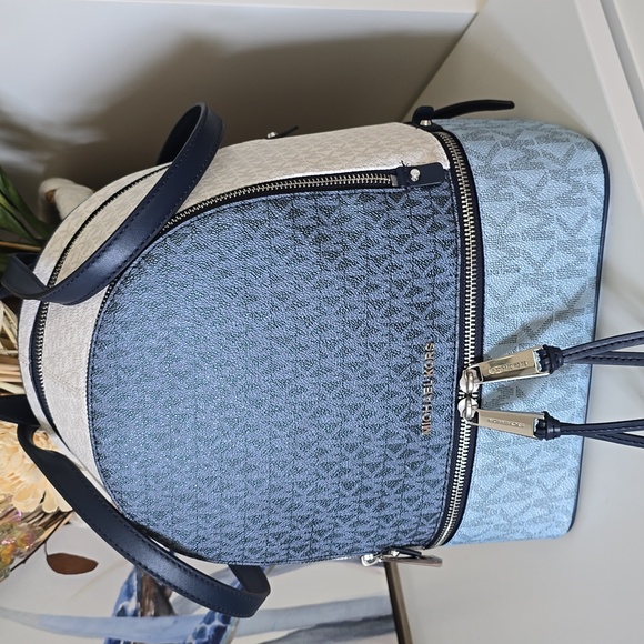 NWT🫦Michael Kors Rhea Zip Medium Color-block Logo Backpack  One Size - Picture 14 of 17